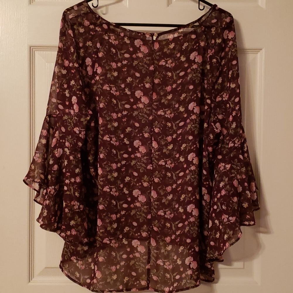 New York and Company bell sleeves blouse - Picture 3 of 3